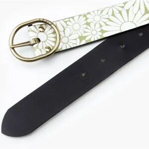 Brand New Levi’s Floral Patterned Belt with Gold Buckle - Size Large